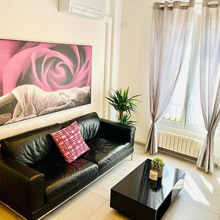 Nice Apartments In The Historic Center ヴェルバーニア エクステリア 写真